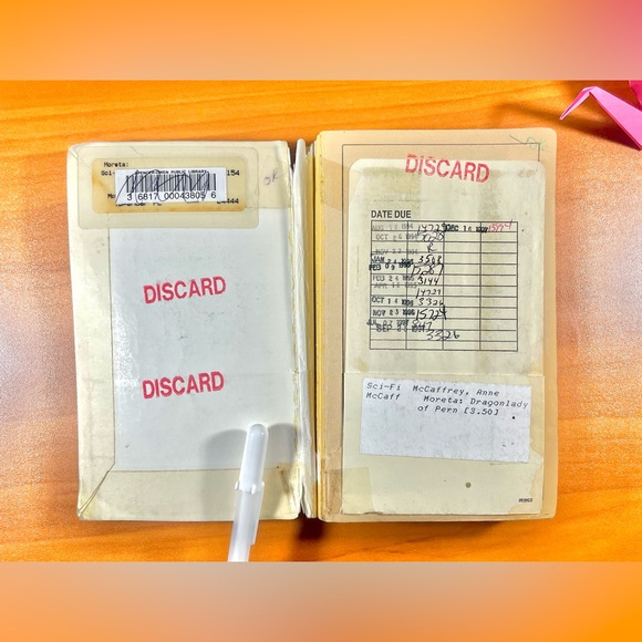 3/$5 Anne McCaffrey's Moreta: Dragonlady of Pern Book - Picture 3 of 6